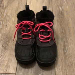 Girls black and punk ACG Nike boots with fur!